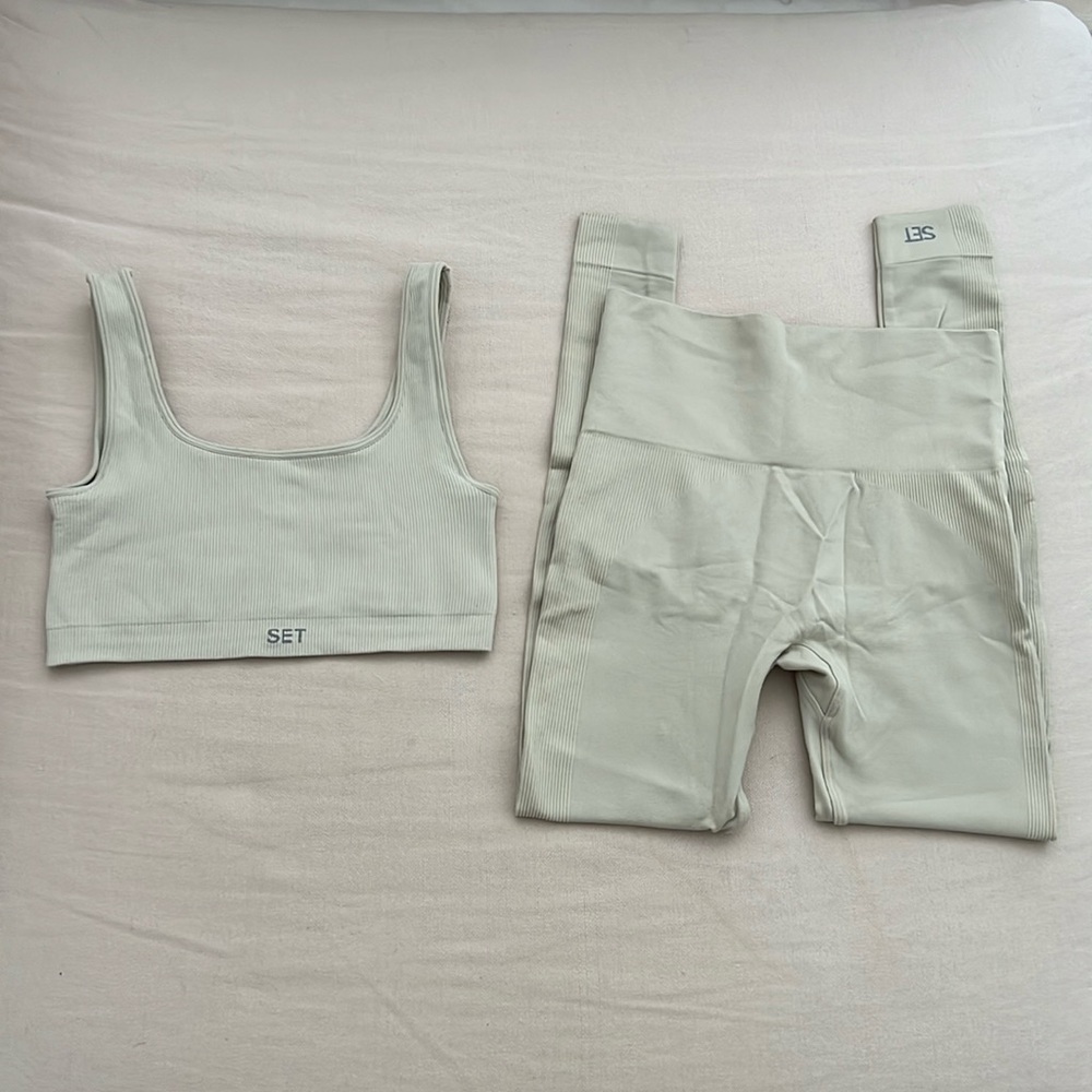 Set Active Bra and Leggings Set 🥛 Both Size XS